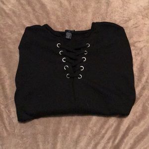 Sweatshirt with V-neck and laced up